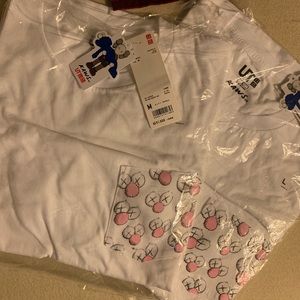 KAWS x UNIQLO Sesame Street pink pocket tee size L/M